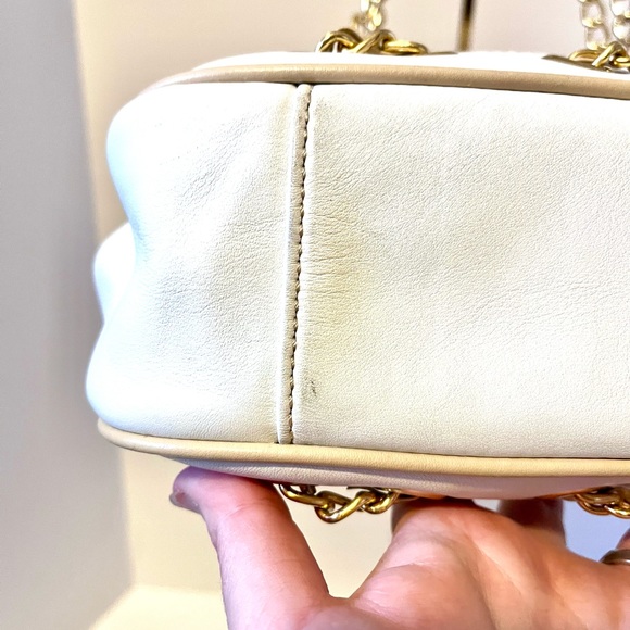 Gianni Bini Cream Leather Kisslock & Chain Shoulder Bag - Picture 7 of 9